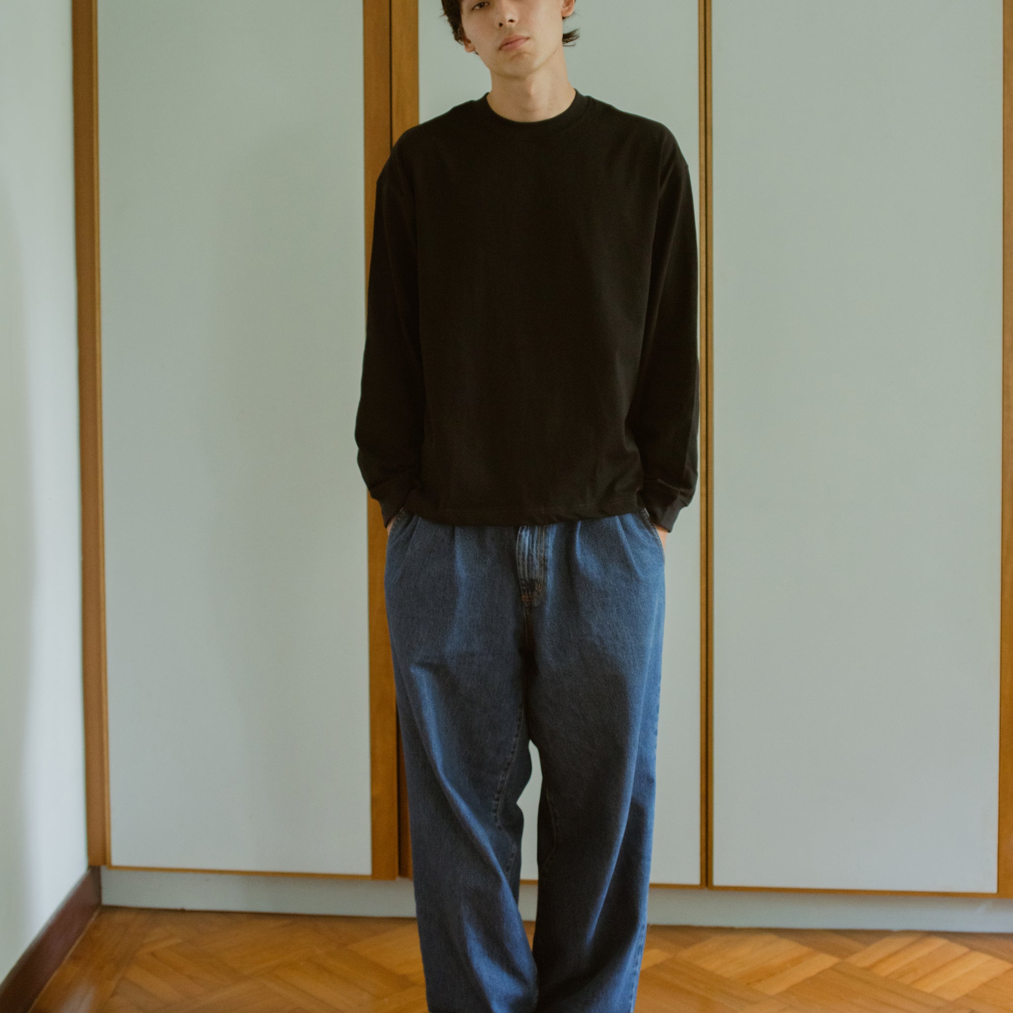 Cropped Boxy Long Sleeve Tee - Black