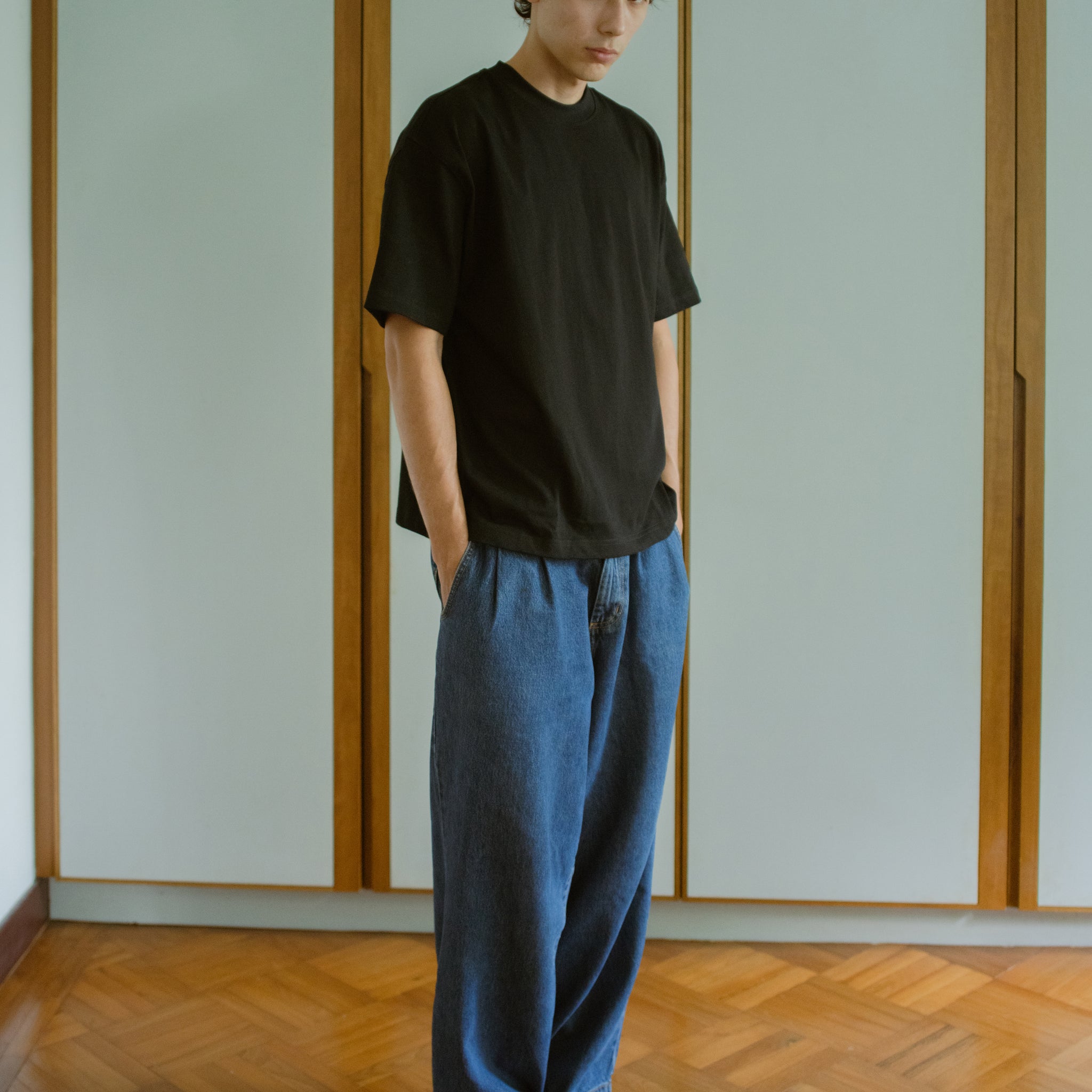 Oversized Cropped Boxy Tee - Black